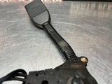 04-06 PONTIAC GTO LH DRIVER FRONT SEAT BELT PRE TENSIONER BUCKLE 92211006 #1043