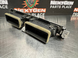 10-14 FORD MUSTANG GT CENTER AC HEATER AIR VENT OEM AR33-19C681-A #706