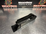 2004 PONTIAC GTO HOOD FUSE BOX COVER LID OEM 92169852 #1027
