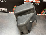 2005 SILVERADO 2500 6.6 FUSE BOX COVER/LID 15259528 AND BRACKET OEM #1064
