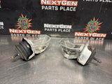 97-04 C5 CORVETTE MOTOR MOUNT BRACKETS W PUCKS 10260642 10260643 OEM #1368