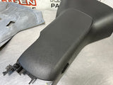 2005 C6 CORVETTE USED OEM ARM REST / CENTER CONSOLE BLACK with PAD 15884794 #562