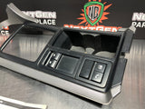 2005 PONTIAC GTO CENTER CONSOLE SHIFTER BEZEL W HOLDEN BT CAR KIT BUTTON #762