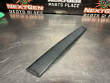 04 -06 PONTIAC GTO EXTERIOR B PILLAR WINDOW TRIM LH SIDE 92093111 OEM #1522