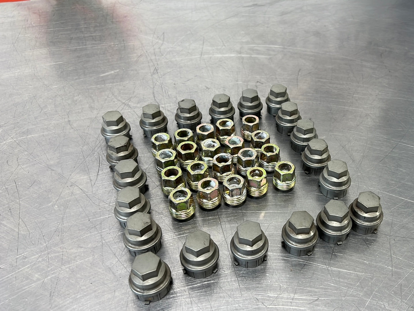 9704 C5 CORVETTE 19MM LUG NUTS SET WITH COVERS SET OF 20 OEM VV1015