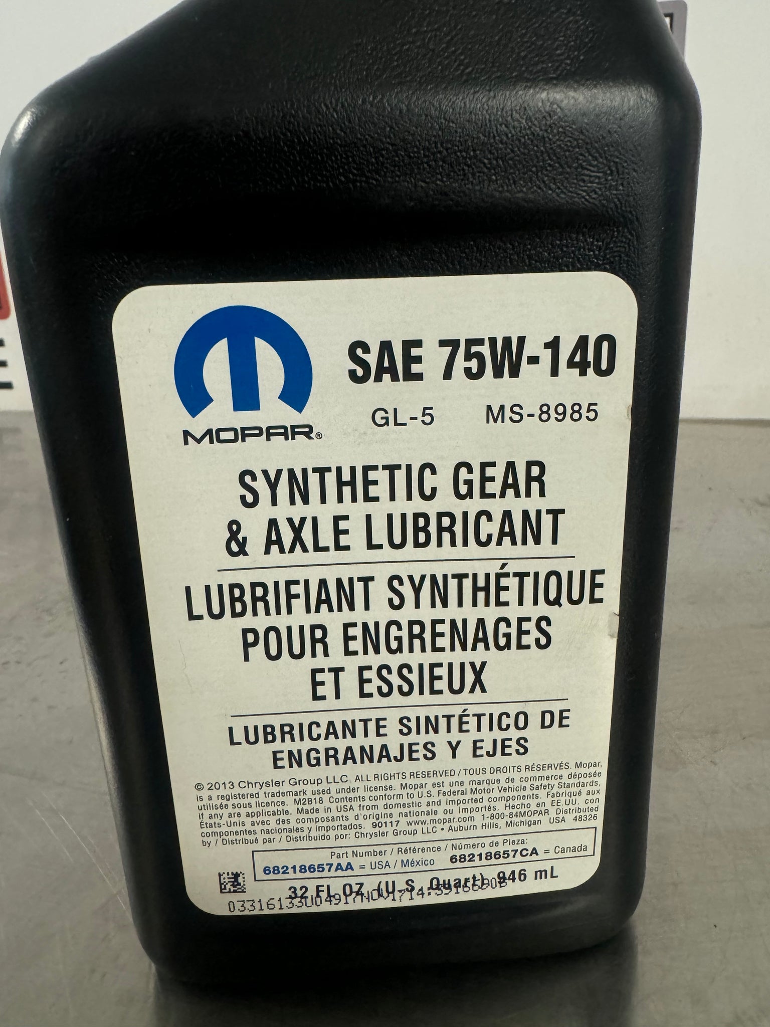 MOPAR 68218657AA SYNTHETIC GEAR AND AXLE LUBRICANT SAE 75W-140 - 1