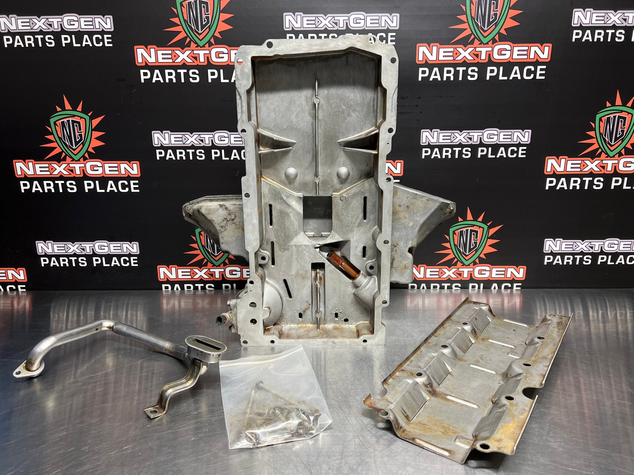 132.5トップス 0413484-22 Cessna Doorpost Shield Assy LH