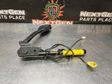 04-06 PONTIAC GTO LH DRIVER FRONT SEAT BELT PRE TENSIONER BUCKLE 92211006 #1043