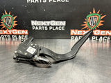 2006 SILVERADO 3500 GAS PEDAL 15233970 OEM #1168
