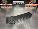 2004 PONTIAC GTO HOOD FUSE BOX COVER LID OEM 92169852 #1027