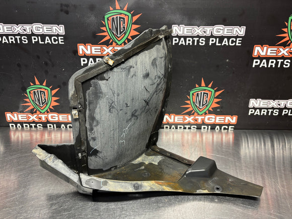 2001 C5 CORVETTE FRONT FENDER WHEEL LINER RH PASSENGER SIDE OEM 10298464 #1088