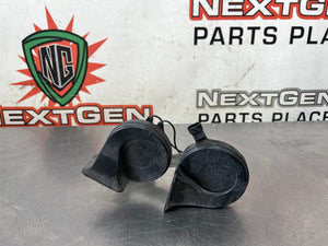 97-04 C5 CORVETTE DUAL HORNS ASSEMBLY #628