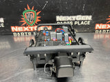 2015 GMC SIERRA 2500 6.6 DURAMAX ENGINE BAY FUSE BOX 23285564 OEM #1603