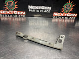 04-06 PONTIAC GTO FRONT LH LEFT FRONT BUMPER GUIDE BRACKET 92050709 OEM #1043