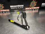2005 C6 CORVETTE LH DRIVER SIDE SEAT BUCKLE PRE TENSIONER OEM #1110
