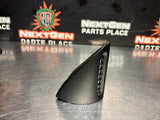 04-06 PONTIAC GTO MIRROR COVER / WINDOW DEFROST VENT PASSENGER SIDE OEM #1043