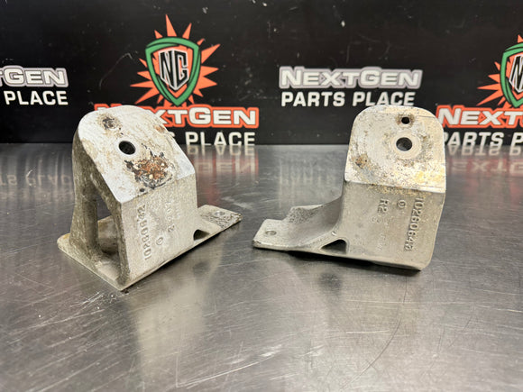 97-04 C5 CORVETTE MOTOR MOUNT BRACKETS 10260642 10260643 OEM #1150