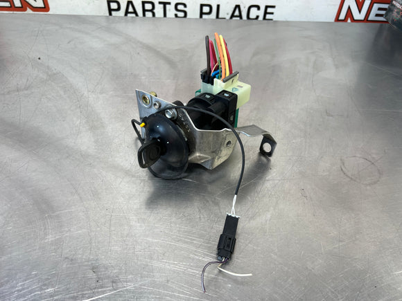 2001 C5 CORVETTE IGNITION SYSTEM WITH KEY 10447055 OEM #605