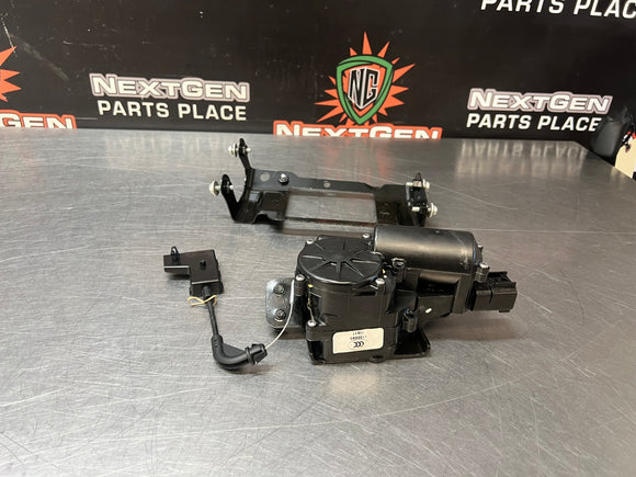 2017 C7 CORVETTE REAR LIFTGATE TRUNK RELEASE ACTUATOR OEM #1181