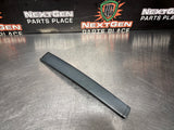 04 -06 PONTIAC GTO EXTERIOR B PILLAR WINDOW TRIM LH SIDE 92093111 OEM #1191