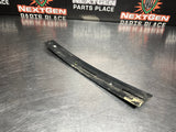 04 -06 PONTIAC GTO EXTERIOR B PILLAR WINDOW TRIM LH SIDE 92093111 OEM #987