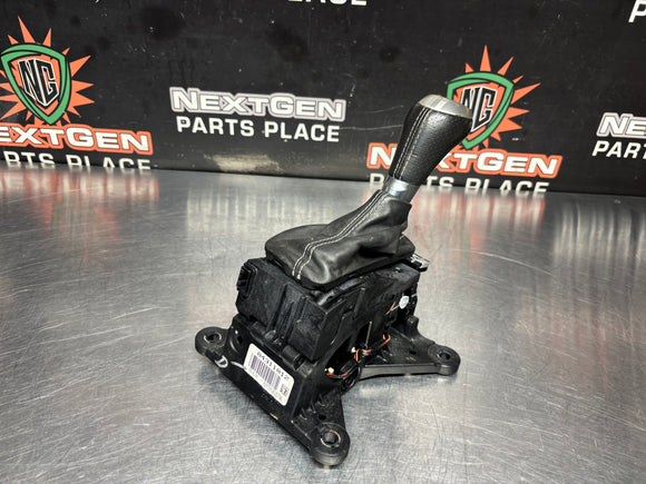2018 CAMARO SS GEAR SELECTOR SHIFTER ASSEMBLY OEM 84311012 #1041