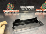 2004 PONTIAC GTO HOOD FUSE BOX COVER LID OEM 92169852 #1438