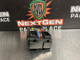 2013 GMC SIERRA 2500HD CABIN FUSE BLOCK 22925355 OEM #1011