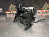 04-06 PONTIAC GTO RADIO MOUNT CENTER HOUSING 92093918 #1522
