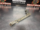 04-06 PONTIAC GTO FRONT LH LEFT FRONT BUMPER GUIDE BRACKET 92050709 OEM #1191