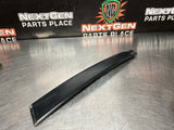 04 -06 PONTIAC GTO EXTERIOR B PILLAR WINDOW TRIM RH SIDE 92093112 OEM #1025