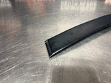 04 -06 PONTIAC GTO EXTERIOR B PILLAR WINDOW TRIM RH SIDE 92093112 OEM #1027