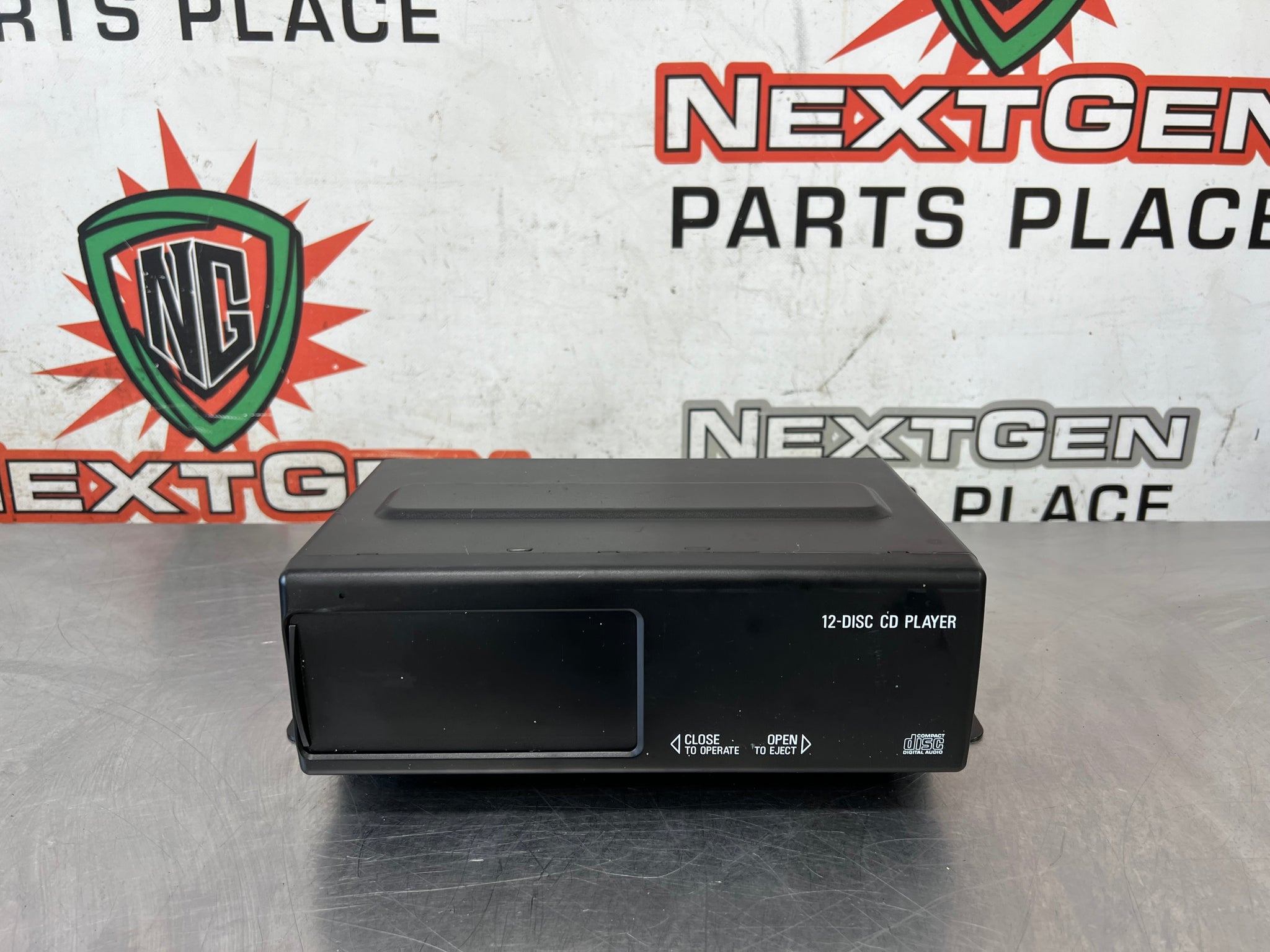 97-04 C5 CORVETTE 12 DISC CD CHANGER PLAYER 25685332 OEM #708