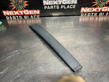 04 -06 PONTIAC GTO EXTERIOR B PILLAR WINDOW TRIM RH SIDE 92093112 OEM #1522