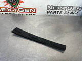 04 -06  Pontiac GTO Exterior B Pillar Window Trim LH 92093111 #560