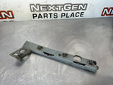 04-06 PONTIAC GTO FRONT LH LEFT FRONT BUMPER GUIDE BRACKET 92050709 OEM #560