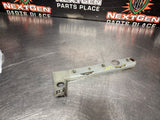 04-06 GTO FRONT LEFT BUMPER GUIDE BRACKET OEM 92048615 #1269