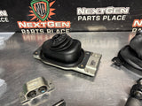 2015 CAMARO SS SHIFTER ASSEMBLY WITH BOOT/ KNOB WHITE STICHING OEM #1450