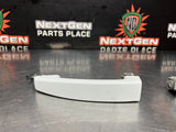 2014 CAMARO SS LEFT FRONT DRIVER EXTERIOR DOOR HANDLE WHITE OEM #1008