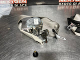 2007 C6 CORVETTE OEM FRONT SEAT BELTS DRIVER / PASSENGER LIGHT GREY #998