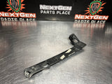 04-06 GTO FRONT LEFT BUMPER GUIDE BRACKET OEM 92048615 #901