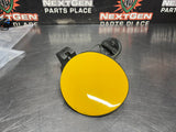2005 PONTIAC GTO FUEL GAS DOOR ASSEMBLY YELLOW OEM 92119899 #1269