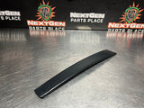 04 -06 PONTIAC GTO EXTERIOR B PILLAR WINDOW TRIM LH SIDE 92093111 OEM #987