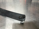04 -06 PONTIAC GTO EXTERIOR B PILLAR WINDOW TRIM RH SIDE 92093112 OEM #762