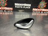 04-06 PONTIAC GTO LH DRIVER SIDE INTERIOR DOOR HANDLE 92055321 OEM #1043