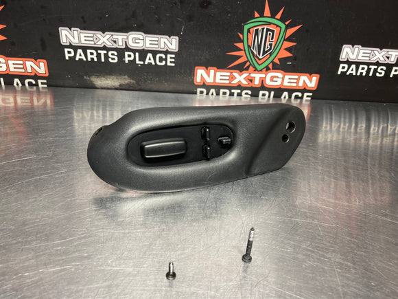 97-04 C5 CORVETTE RH PASSENGER SEAT CONTROL UNIT HOUSING 12135158 12455427 OEM  #3884