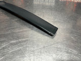 04 -06 PONTIAC GTO EXTERIOR B PILLAR WINDOW TRIM LH SIDE 92093111 OEM #987