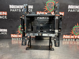 04-06 PONTIAC GTO RADIO MOUNT CENTER HOUSING 92093918 #1306