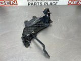 97-04 C5 CORVETTE RH PASSENGER SIDE HEADLIGHT PIVOT BRACKET OEM 16523662 #3707