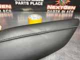 2018 CAMARO SS RH PASSENGER DOOR BLACK ARMREST W/ GRAY STITCH 23365025 OEM #1043